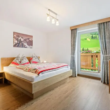 Beautiful Mansion In Near Pass Thurn Ski Area Hébergement de vacances *