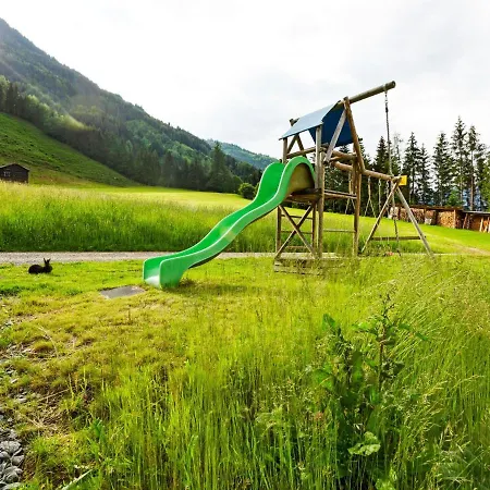 Beautiful Mansion In Near Pass Thurn Ski Area Hébergement de vacances Mittersill